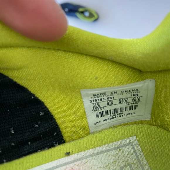 Nike Turf Shoes. 10.5. Black and Green. - Picture 6 of 6